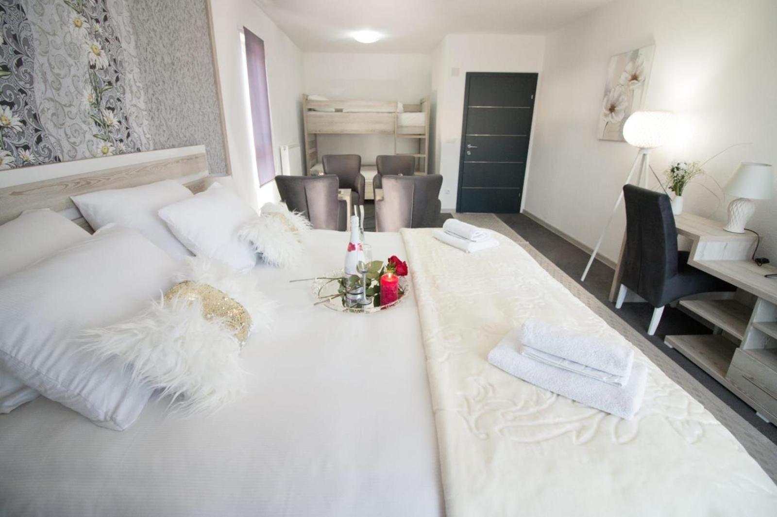 Aparthotel "Queen Zina" Vlasic Εξωτερικό φωτογραφία